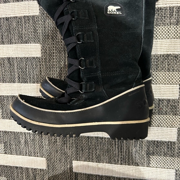 Sorel Black Lace-Up Snow Boots - Picture 2 of 5